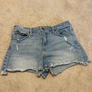 Women’s Universal Thread Jean Shorts - light wash